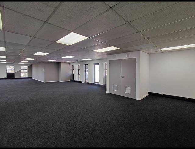 399M² OFFICE TO LET IN HURLINGHAM